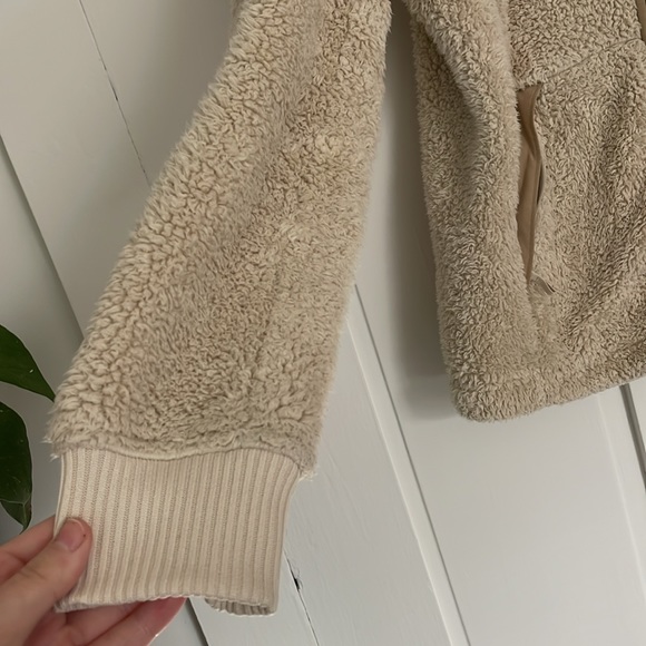 The North Face fleece zip up jacket - Picture 4 of 9